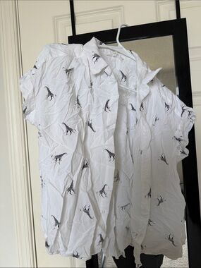 Jane and Delancey White Short-Sleeve Button-Down with Black Giraffe Print